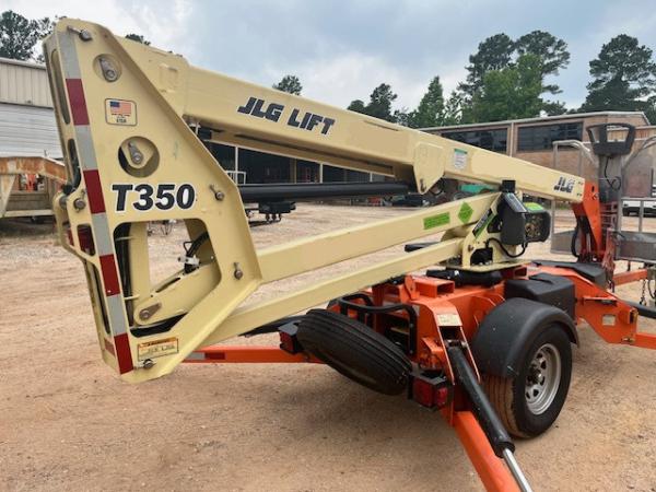 JLG T350 (35-foot reach)